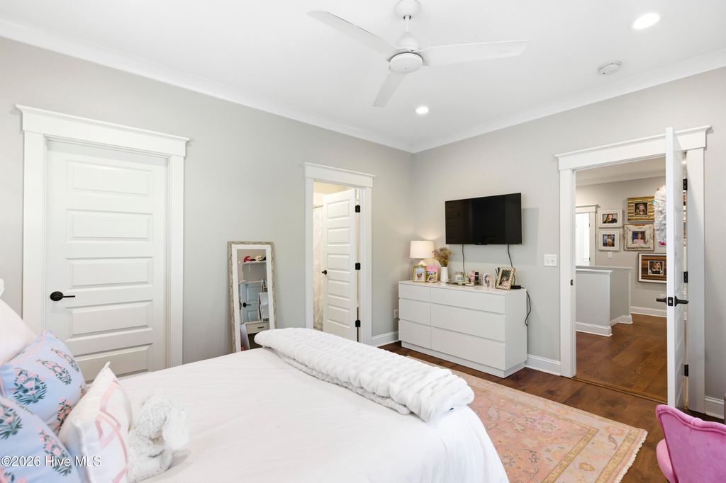 Image 53 of property listing at 909 Mound Battery Road, Wilmington, NC 28403