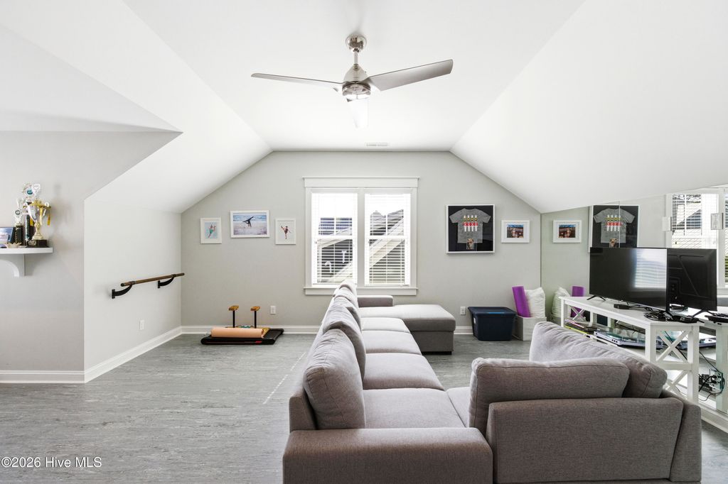 Image 58 of property listing at 909 Mound Battery Road, Wilmington, NC 28403