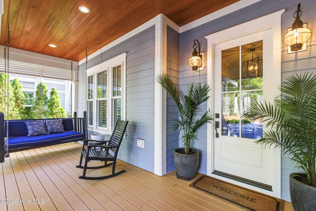 Image 6 of property listing at 909 Mound Battery Road, Wilmington, NC 28403