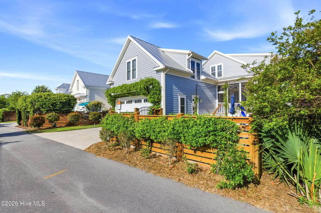 Image 67 of property listing at 909 Mound Battery Road, Wilmington, NC 28403