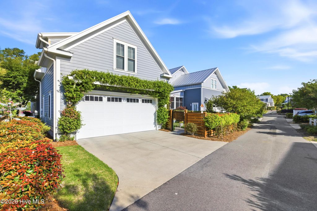 Image 68 of property listing at 909 Mound Battery Road, Wilmington, NC 28403