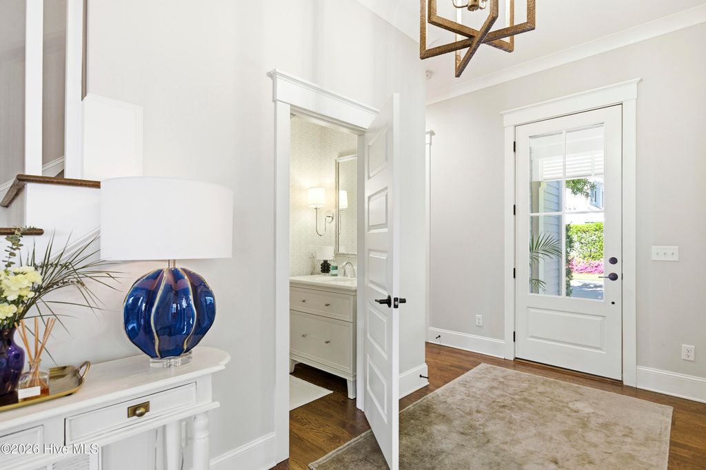 Image 7 of property listing at 909 Mound Battery Road, Wilmington, NC 28403