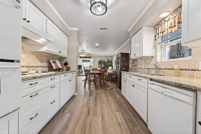 7211 Shady Arbor Lane, Houston, TX 77040