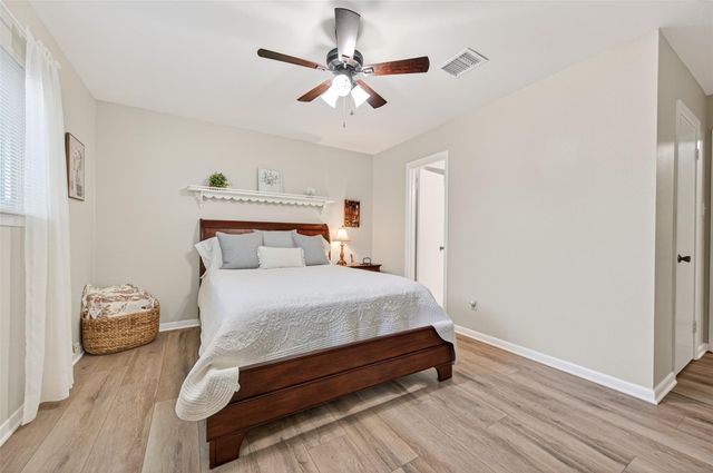 7211 Shady Arbor Lane, Houston, TX 77040