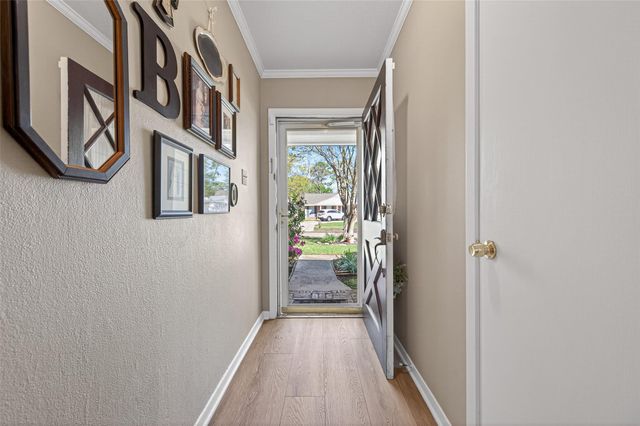 7211 Shady Arbor Lane, Houston, TX 77040