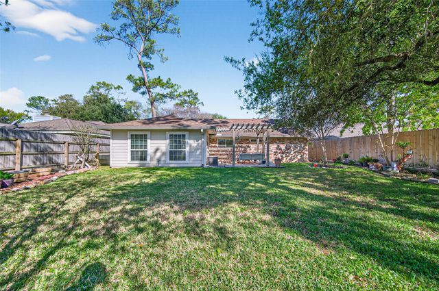 7211 Shady Arbor Lane, Houston, TX 77040