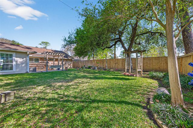7211 Shady Arbor Lane, Houston, TX 77040