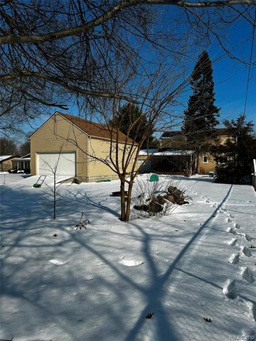 3747 Cheryl Drive, Commerce Twp, MI 48382