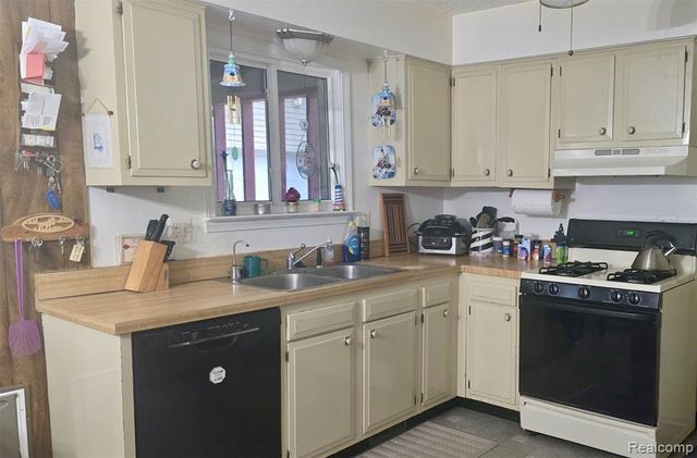 3747 Cheryl Drive, Commerce Twp, MI 48382