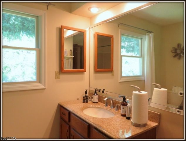 903 Dove Island Rd, Stillwater Twp., NJ 07860