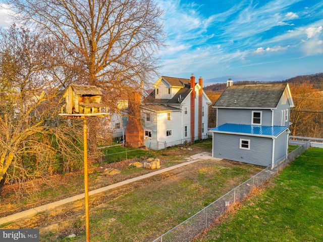 8809 KINGS HWY, Kempton, PA 19529