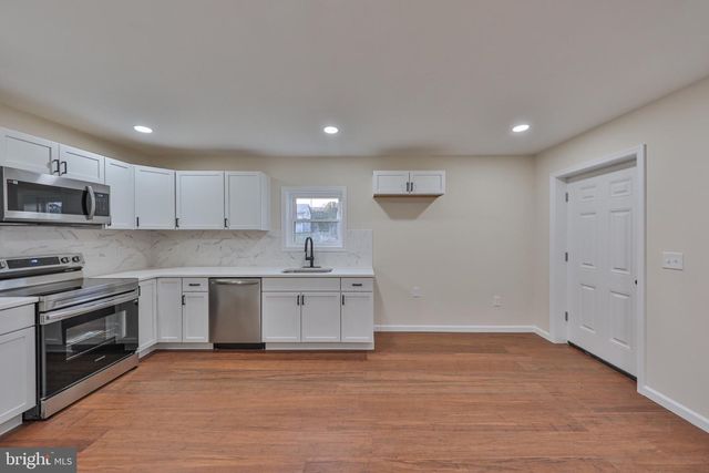 8809 KINGS HWY, Kempton, PA 19529