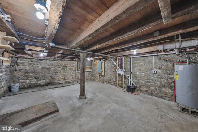 8809 KINGS HWY, Kempton, PA 19529