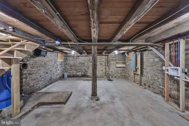 8809 KINGS HWY, Kempton, PA 19529