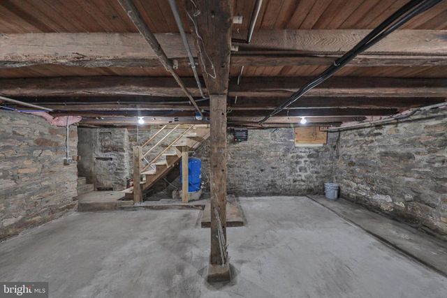 8809 KINGS HWY, Kempton, PA 19529