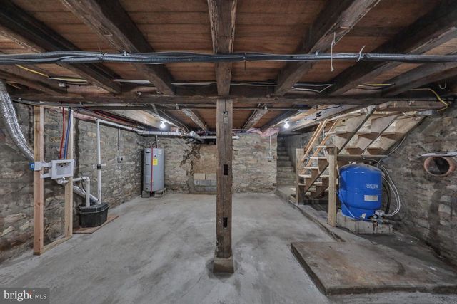 8809 KINGS HWY, Kempton, PA 19529