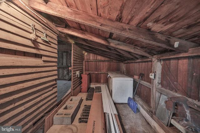 8809 KINGS HWY, Kempton, PA 19529