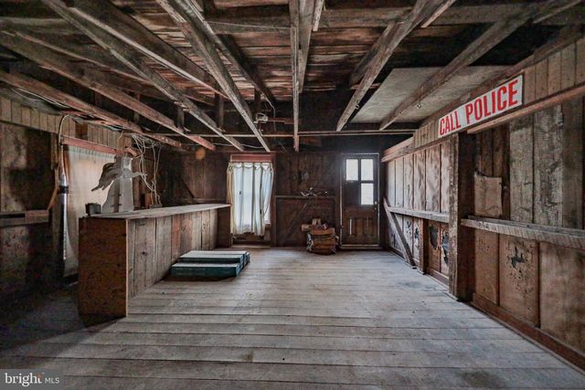 8809 KINGS HWY, Kempton, PA 19529