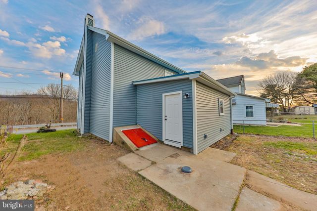 8809 KINGS HWY, Kempton, PA 19529