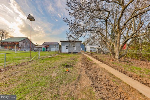 8809 KINGS HWY, Kempton, PA 19529