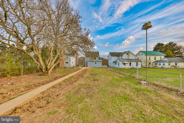 8809 KINGS HWY, Kempton, PA 19529