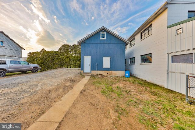 8809 KINGS HWY, Kempton, PA 19529