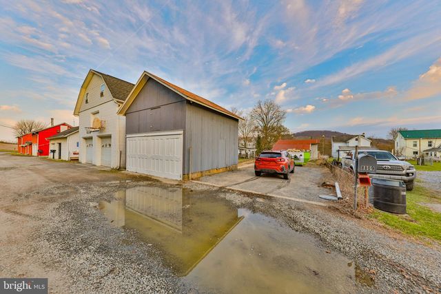 8809 KINGS HWY, Kempton, PA 19529