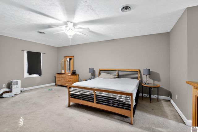 449 Tudor Blvd, Paducah, KY 42003