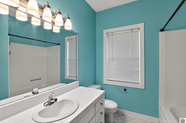 449 Tudor Blvd, Paducah, KY 42003