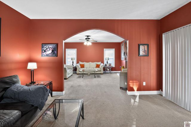 449 Tudor Blvd, Paducah, KY 42003