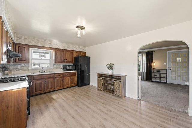 1060 Pacific Ave, Brackenridge, PA 15014