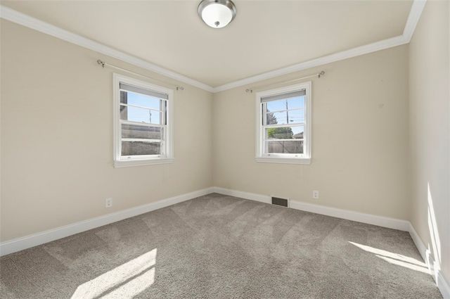 1060 Pacific Ave, Brackenridge, PA 15014