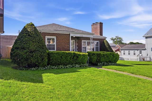 1060 Pacific Ave, Brackenridge, PA 15014