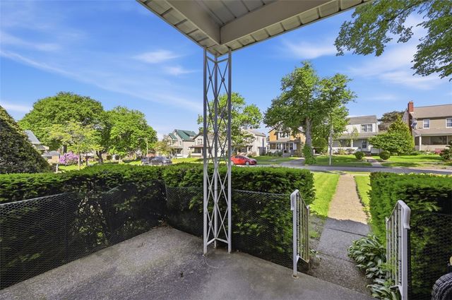 1060 Pacific Ave, Brackenridge, PA 15014