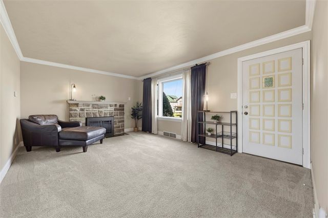 1060 Pacific Ave, Brackenridge, PA 15014