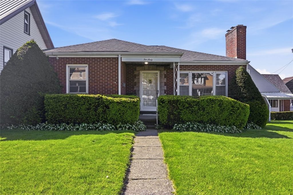 1060 Pacific Ave, Brackenridge, PA 15014
