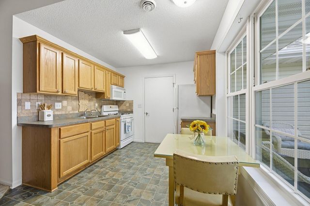 1065 Blackbird Trail SW 8, Hutchinson, MN 55350