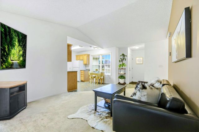 1065 Blackbird Trail SW 8, Hutchinson, MN 55350