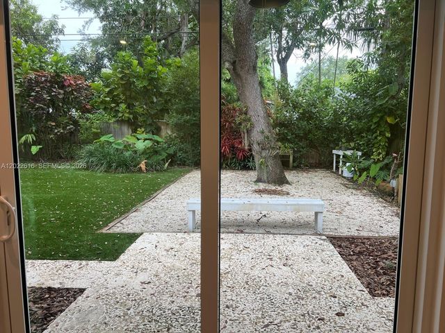 6851 SW 77th Ter, South Miami, FL 33143