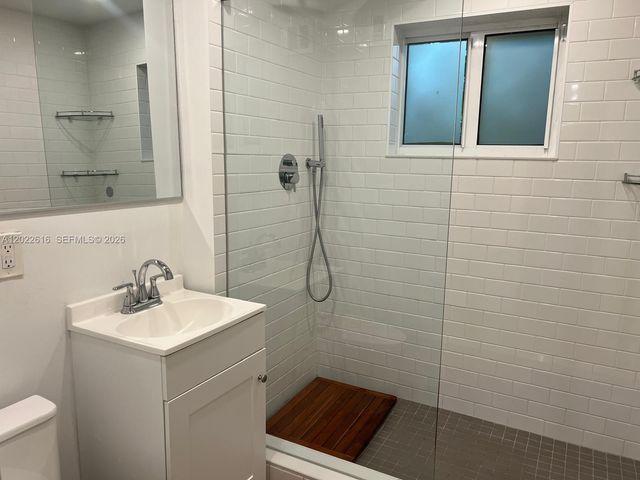 6851 SW 77th Ter, South Miami, FL 33143