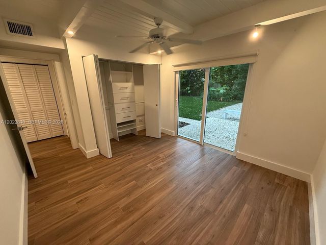 6851 SW 77th Ter, South Miami, FL 33143