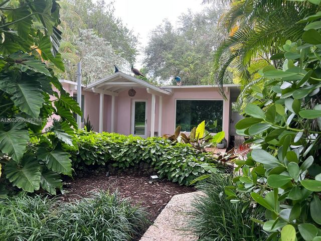 6851 SW 77th Ter, South Miami, FL 33143