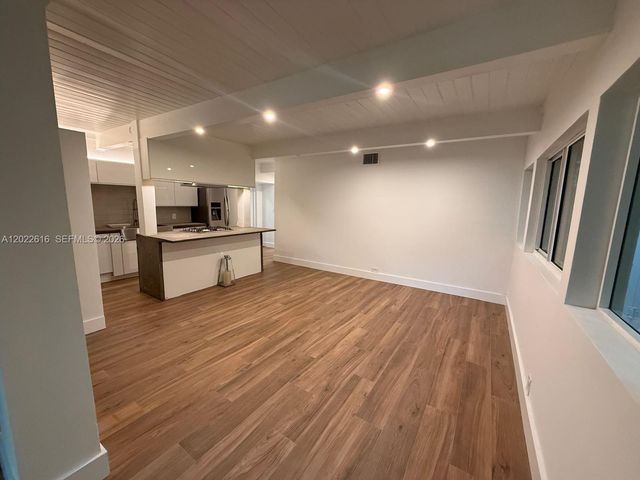 6851 SW 77th Ter, South Miami, FL 33143