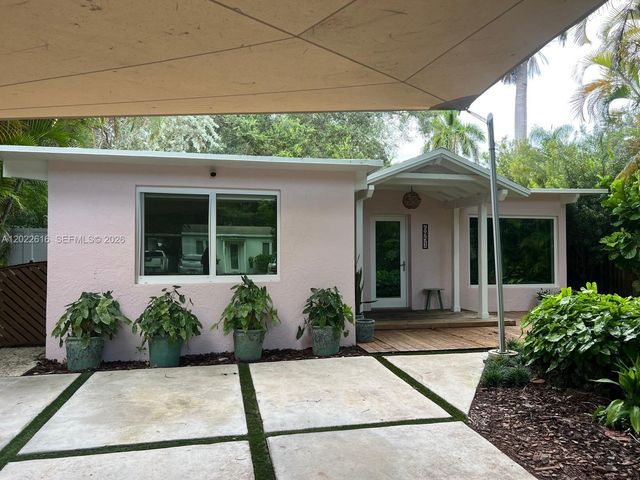 6851 SW 77th Ter, South Miami, FL 33143