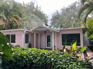 6851 SW 77th Ter, South Miami, FL 33143