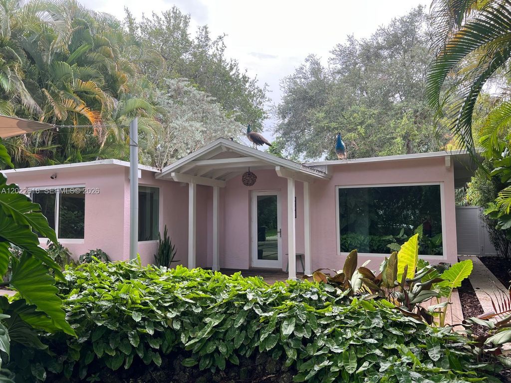 6851 SW 77th Ter, South Miami, FL 33143