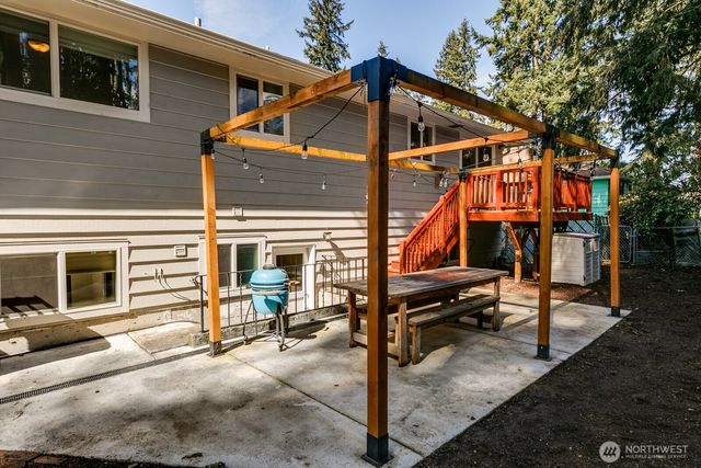 22803 66th Avenue W, Mountlake Terrace, WA 98043