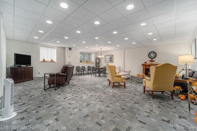 21800 Morley 116, Dearborn, MI 48124