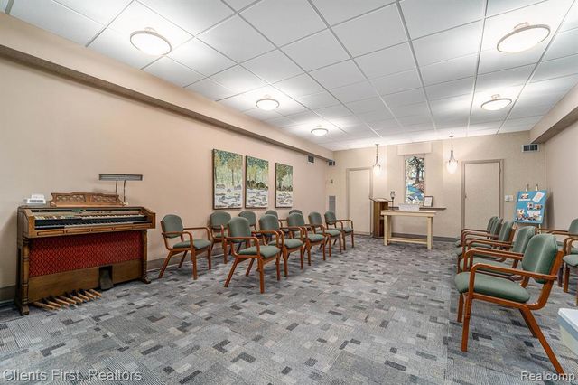 21800 Morley 116, Dearborn, MI 48124