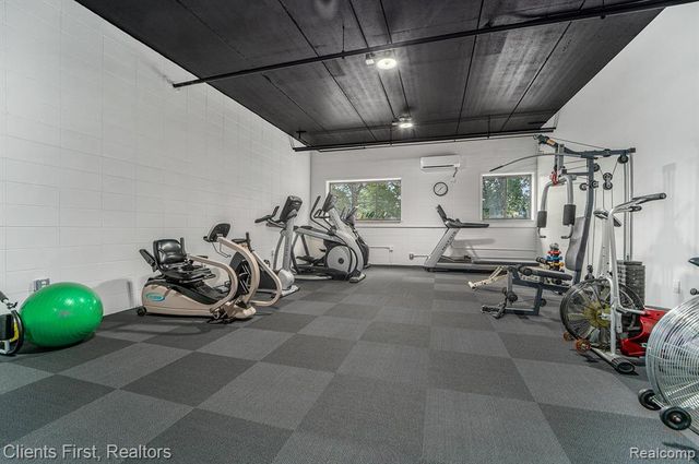 21800 Morley 116, Dearborn, MI 48124